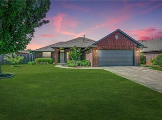 1816 Sagewood Dr, Edmond, OK 73013