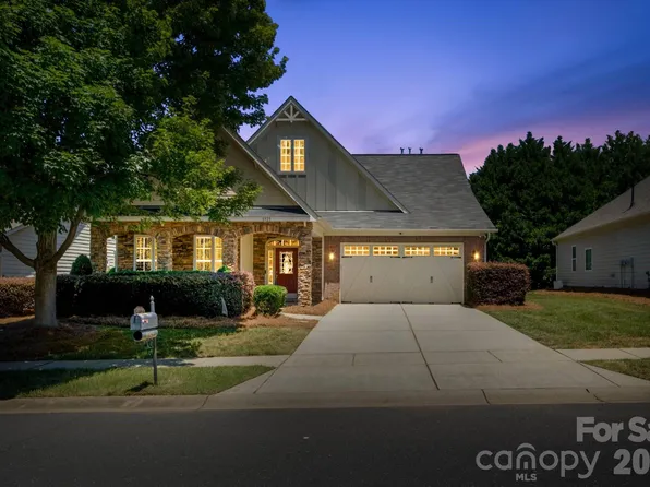 8929 Carneros Creek Rd, Charlotte, NC 28214