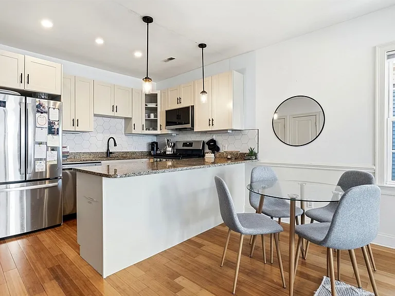 118 Saxton St #3 — Photo 7