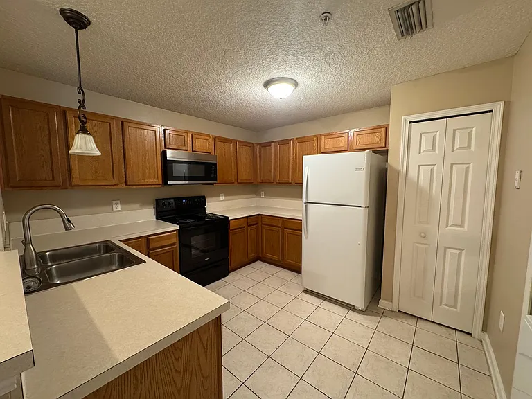 6063 Maggies Cir #110 — Photo 4