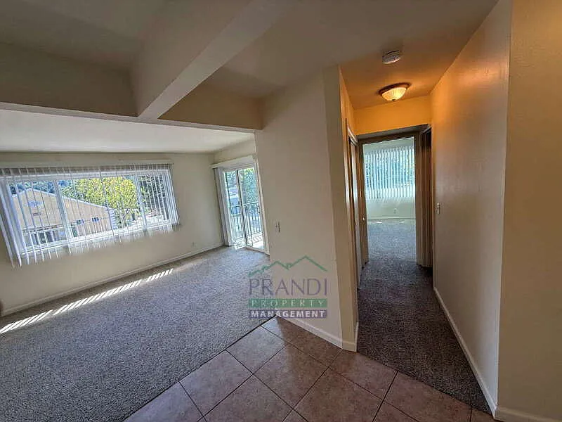 1 bed, 1.0 bath, 500 sqft, $2,100 — Photo 3