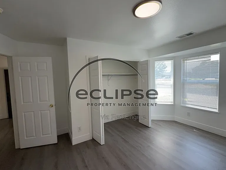 560 Huntington Point Ln — Photo 20