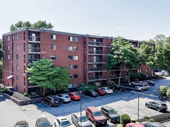 159 Main St APT 40A, Stoneham, MA 02180