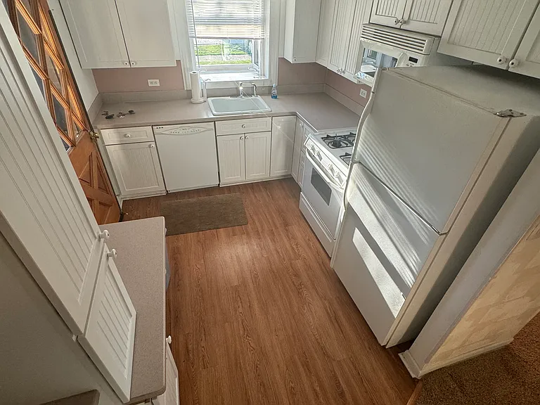 8920 Mason Ave — Photo 4
