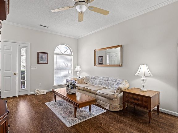 2nd image of 1711 Willow Oak Ln
