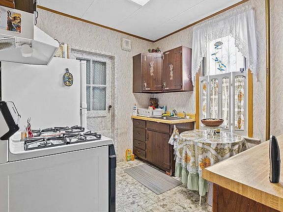 5th image of 1946 Homecrest Ave