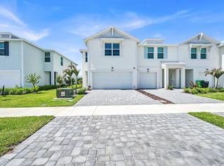 575 Salisbury Cir, Fort Pierce, FL 34982