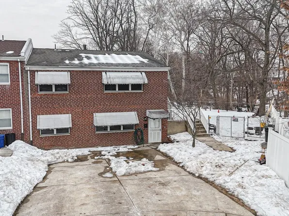 3303 S Keswick Cir, Philadelphia, PA 19114