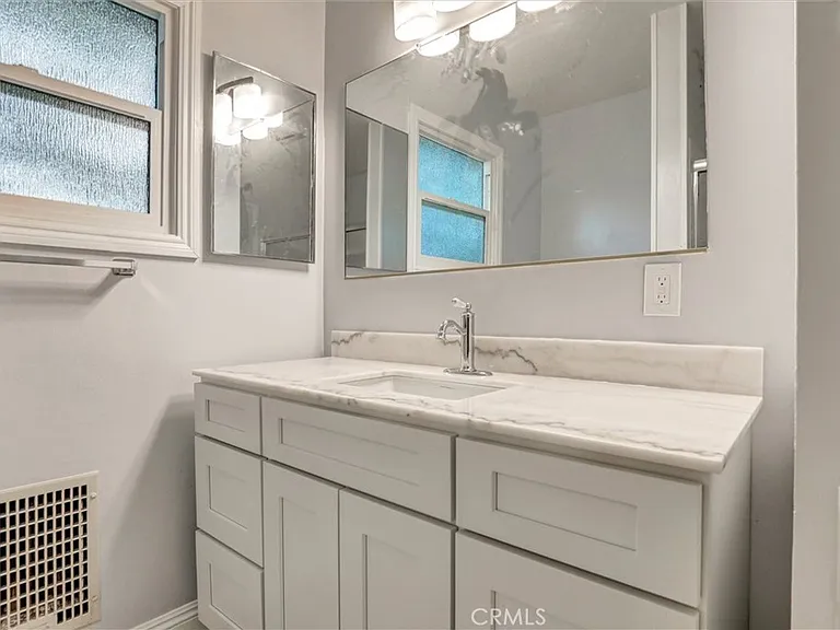 13002 Olympia Way — Photo 16