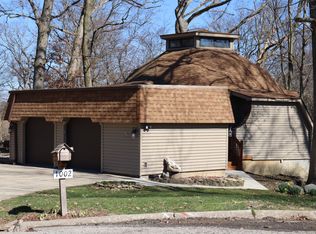 1002 Glenwood Dr, Morrison, IL 61270