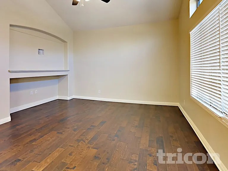 16286 N 159th Dr — Photo 3