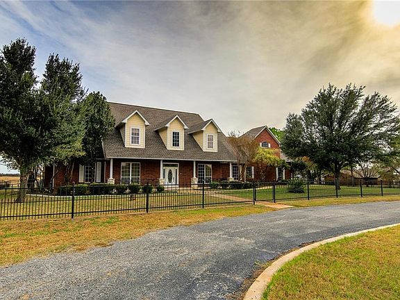 3rd image of 3401 Calico Ct