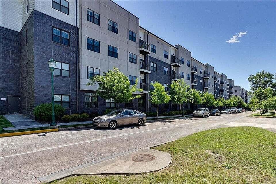 2nd image of 782 Riverfront Pkwy #210