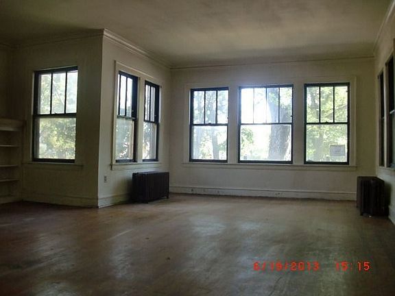 4th image of 2856 W Ainslie St
