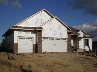 921 Palmyra Dr NE, Cedar Rapids, IA 52402