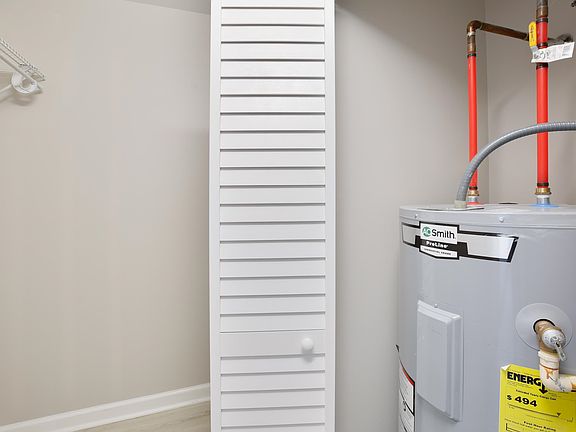 4th image of 4336 Summitt Trail