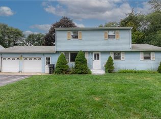 24 Chapel Hill Rd, Oakdale, CT 06370