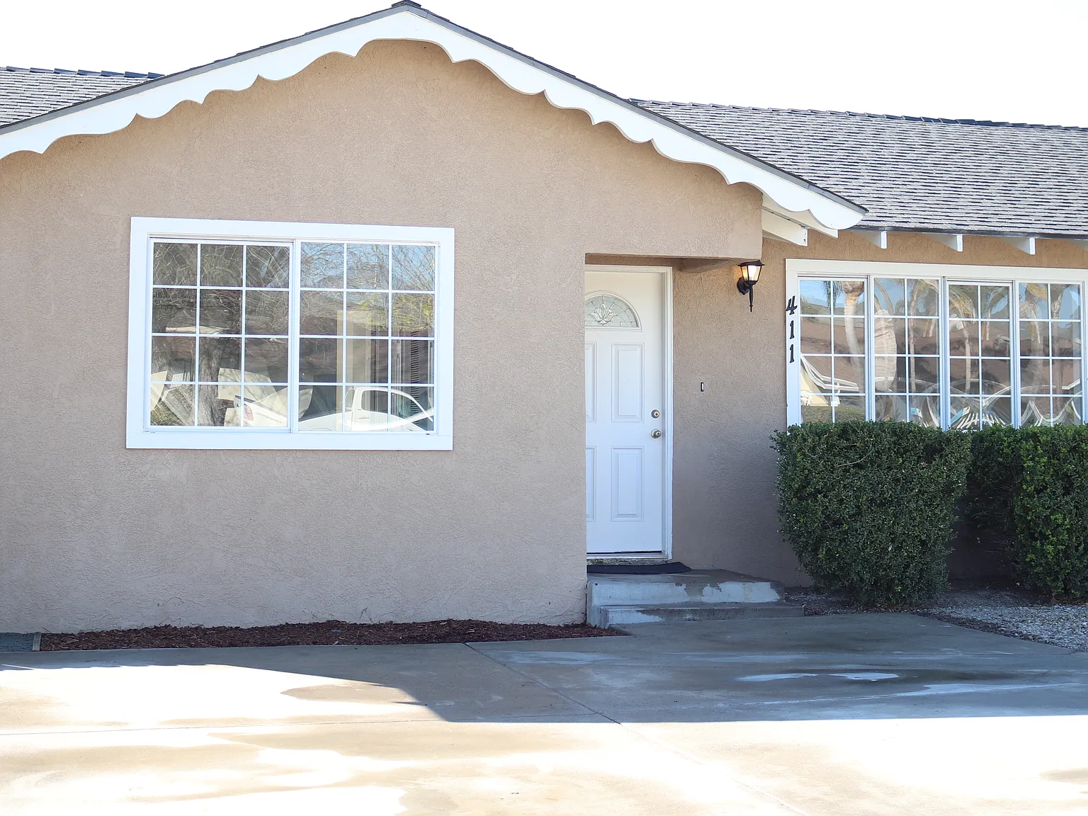 411 N Burton St — Photo 1
