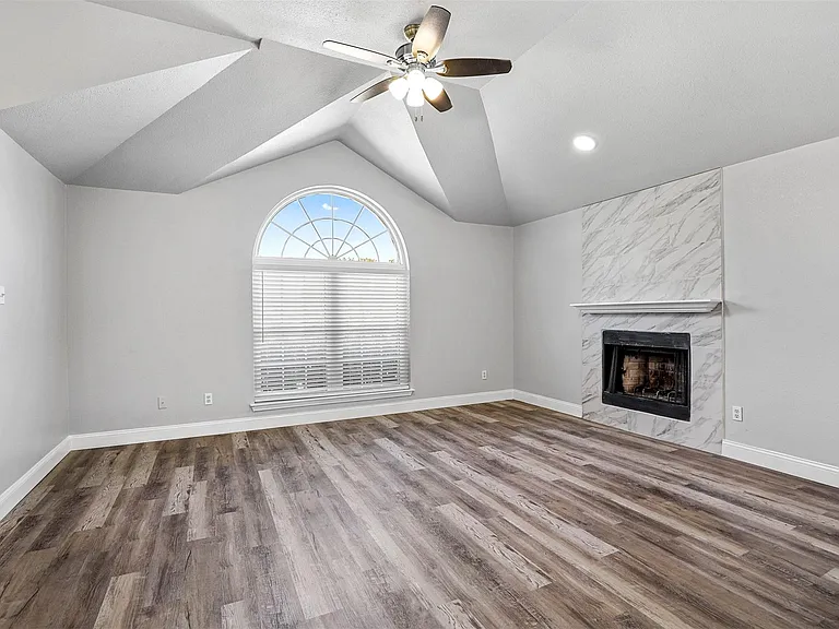 1533 Prescott Dr — Photo 2