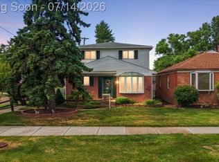 20323 Cedar St, Saint Clair Shores, MI 48081