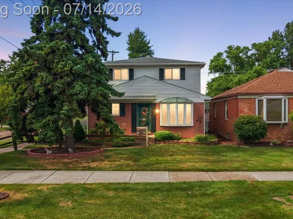 20323 Cedar St, Saint Clair Shores, MI 48081