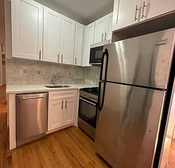315 W 54th St #15 — Photo 3