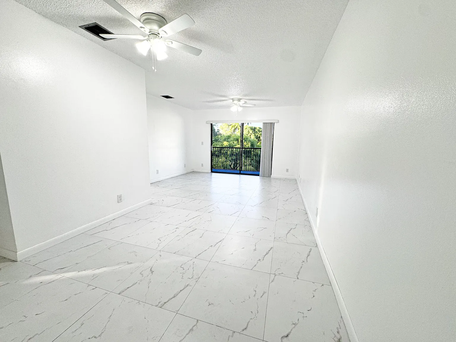 2 bed, 2.0 bath, 8407 sqft, $2,595 — Photo 2