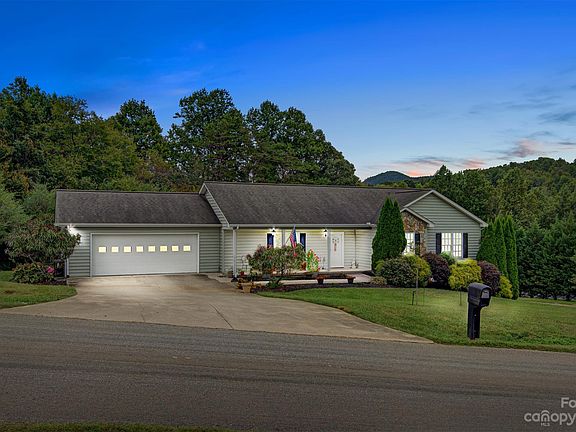 3rd image of 4218 Greenfield Pl