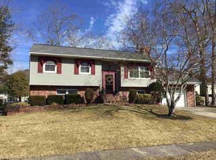 251 W Donna Dr, Egg Harbor City, NJ 08215