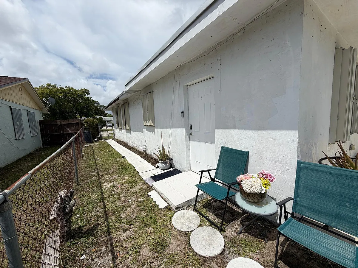 Building Photo - 799 Ilene Rd E #A