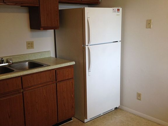 3rd image of 801 N Red Bud Trl APT 11