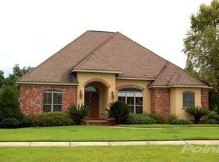 241 Royal Ln, Fairhope, AL 36532