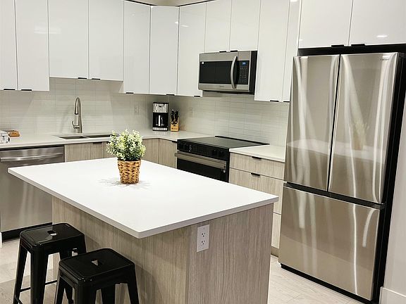 5th image of 11655 Fraser St #415