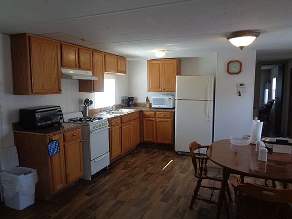 3rd image of 809 Carol St