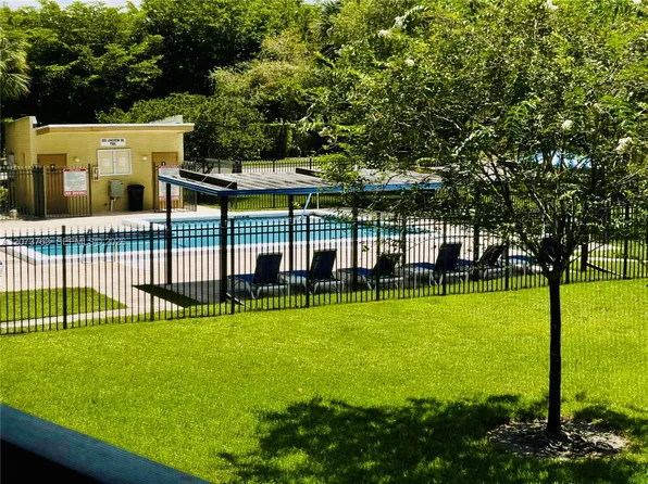 307 Lakeview Dr APT 202, Fort Lauderdale, FL 33326