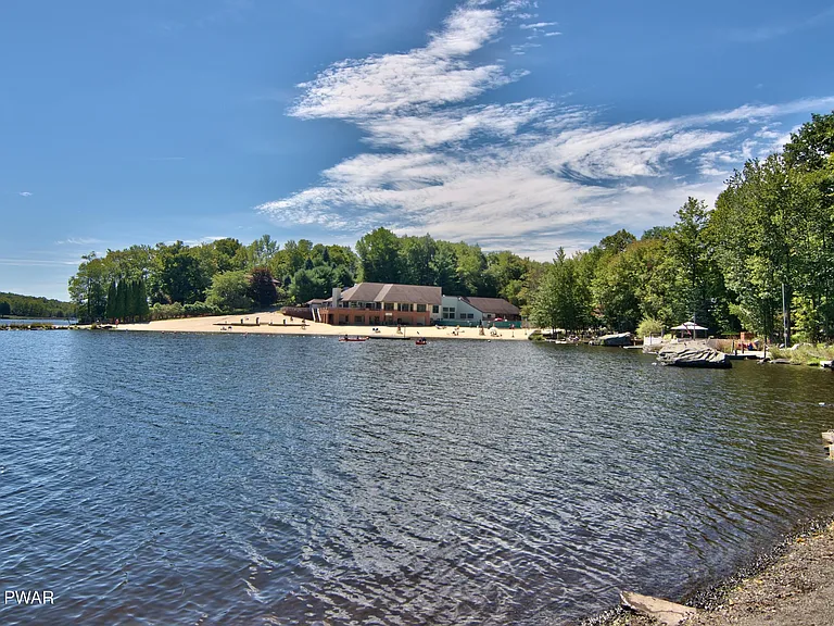 49 Lake View Dr #14 — Photo 60