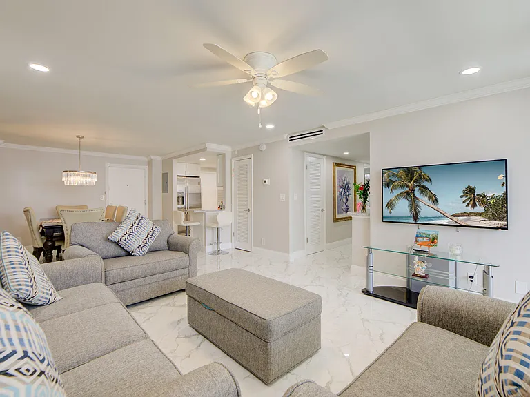 305 N Pompano Beach Blvd #1007 — Photo 8