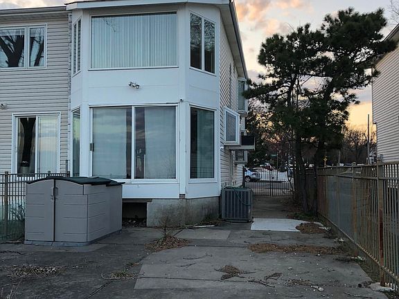2nd image of 537 Tennyson Dr