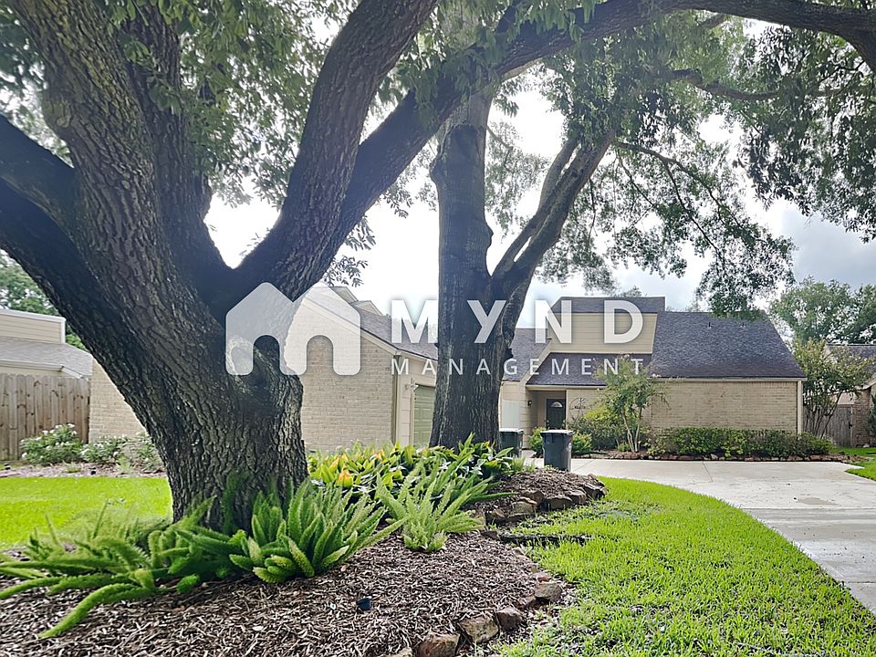 1st image of 13911 Greenway Dr