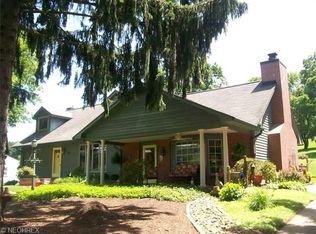 2369 Pleasant Valley Rd NE, New Philadelphia, OH 44663