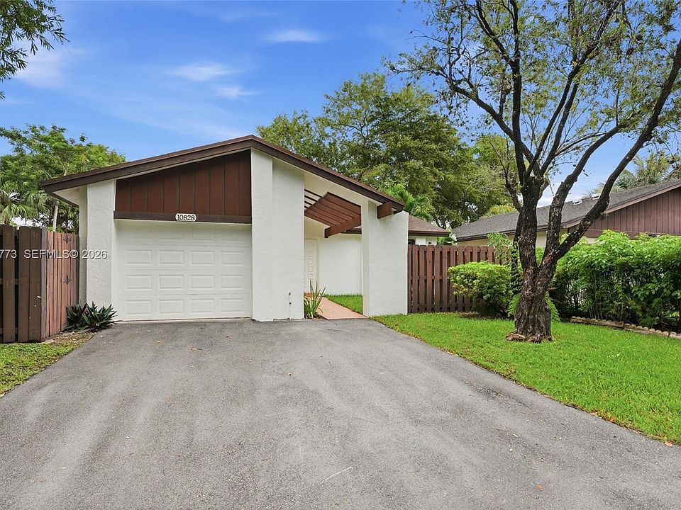 1st image of 10828 SW 132nd Circle Ct