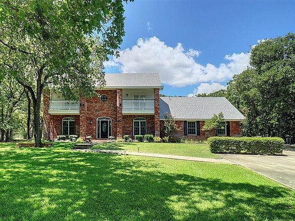 3rd image of 164 Westlake Ct