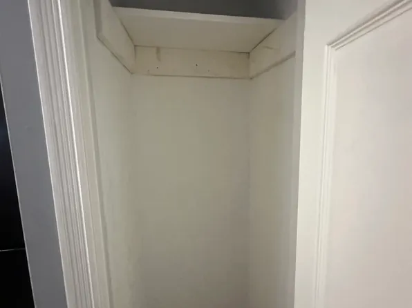 153 Avenue East image 9 of 10