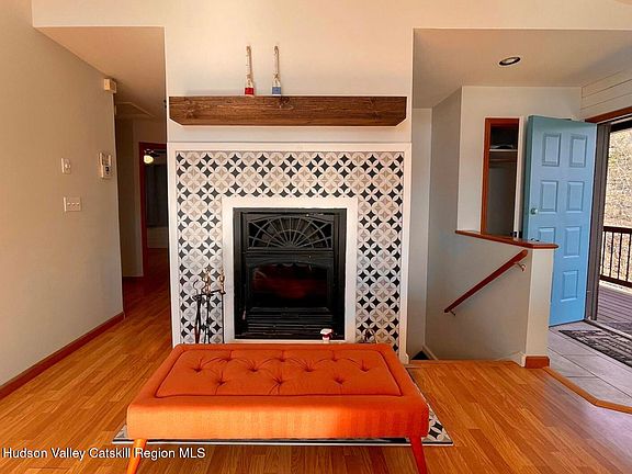 2nd image of 1367 Sleepy Hollow Road