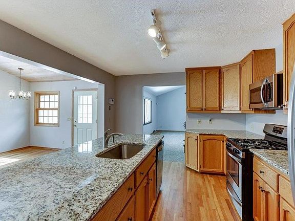 4th image of 12841 Van Buren St NE