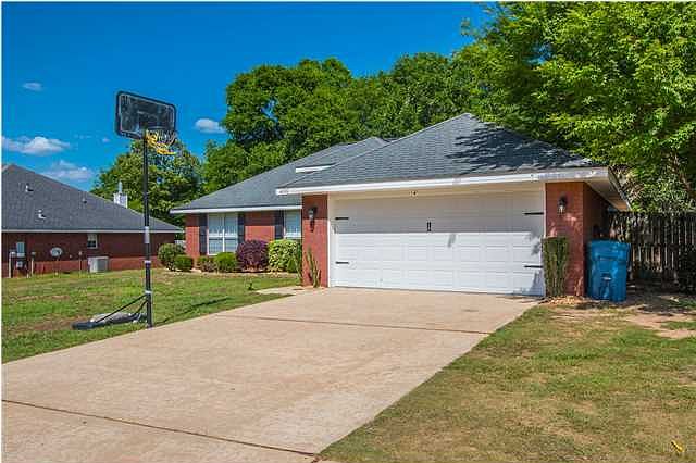 1st image of 4090 Blackwell Dr