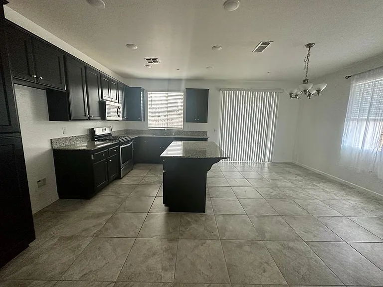 3233 N Kent St — Photo 11