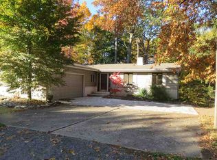 1107 Hickory Hill Dr, Kendallville, IN