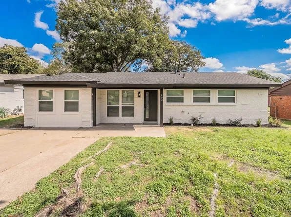 404 Simmons Dr, Hurst, TX 76053