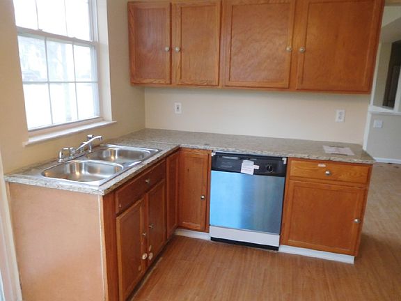 3rd image of 440 Homestead Ct